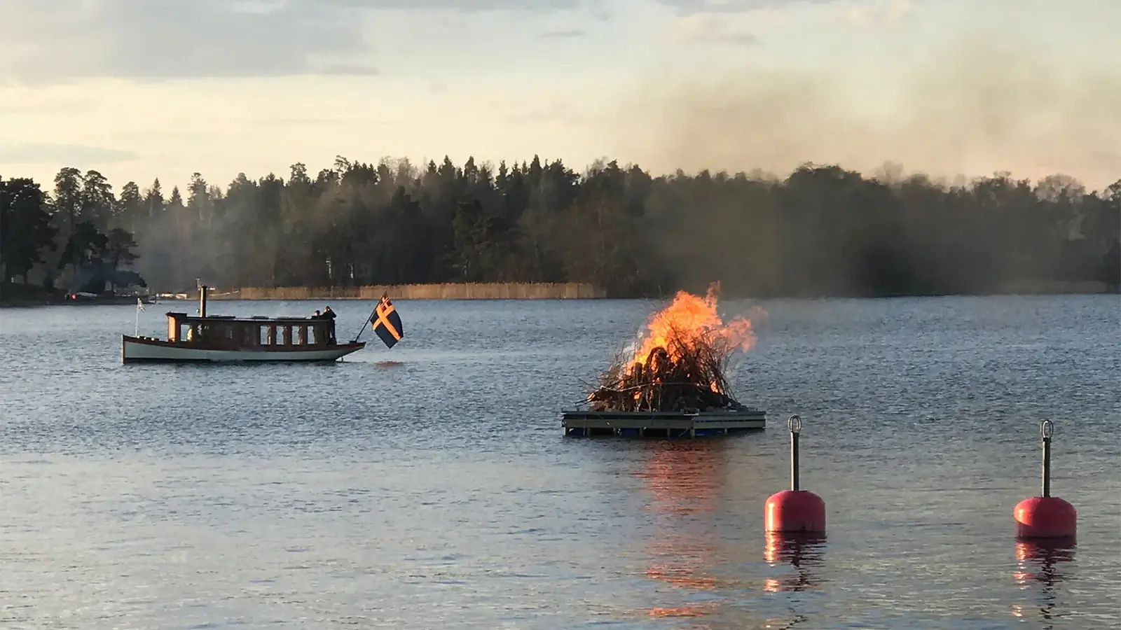 Valborgsfirande på Rådhustorget i Vaxholm